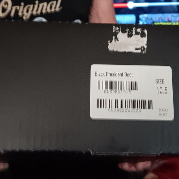 Thursday's lace up boots - Picture 4 of 4